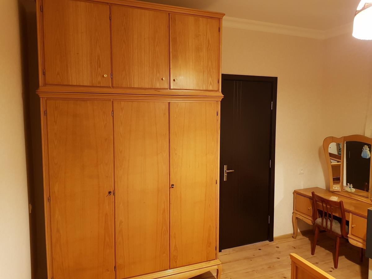 Doors Hotel Koetaisi Buitenkant foto